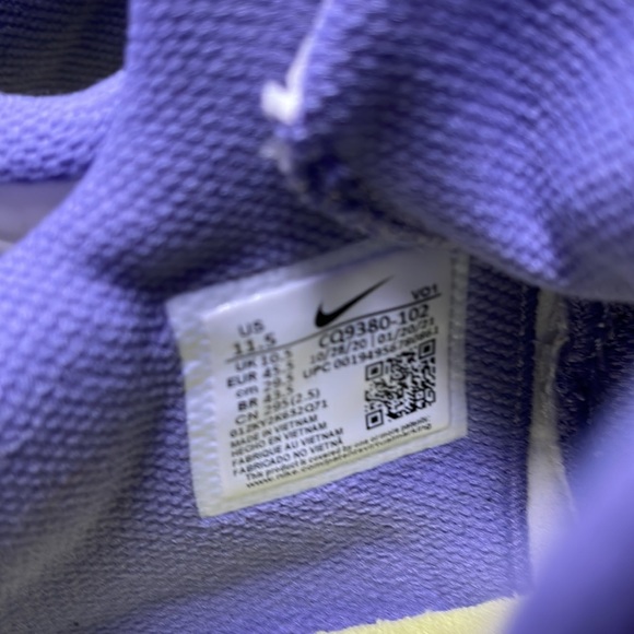 Lebron Witness V Summit white Metallic Bronze worn 3 times in great shape - Picture 5 of 10